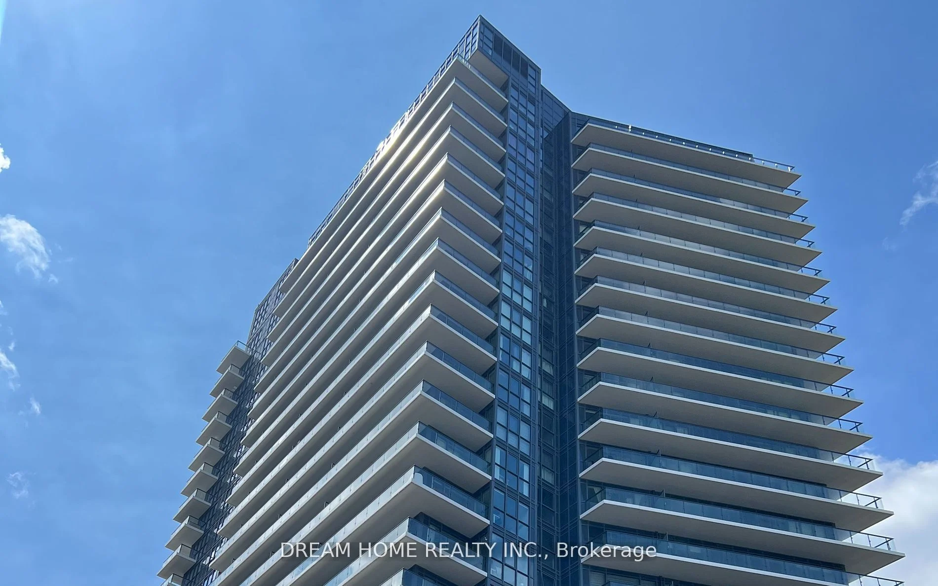 38 Iannuzzi Street E 807, Toronto C01, ON M5V 0S2