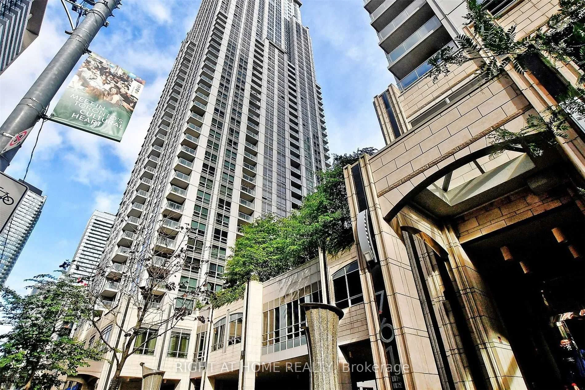 763 Bay Street 3207, Toronto C01, On M5g 2r3