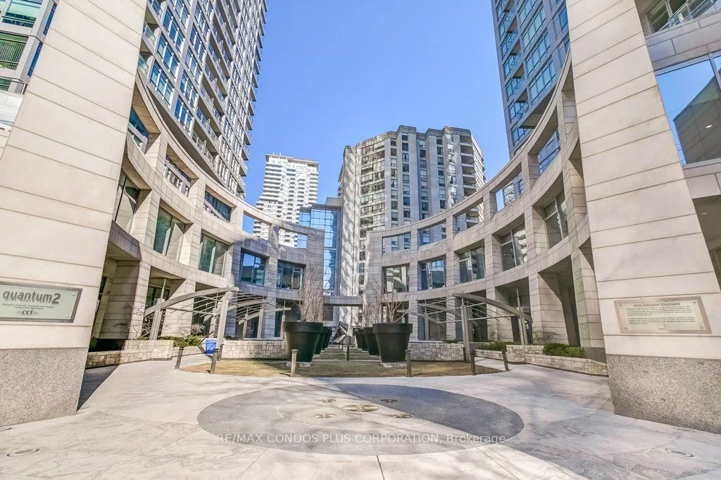 2191 Yonge Street 3010, Toronto C10, ON M4S 3H8