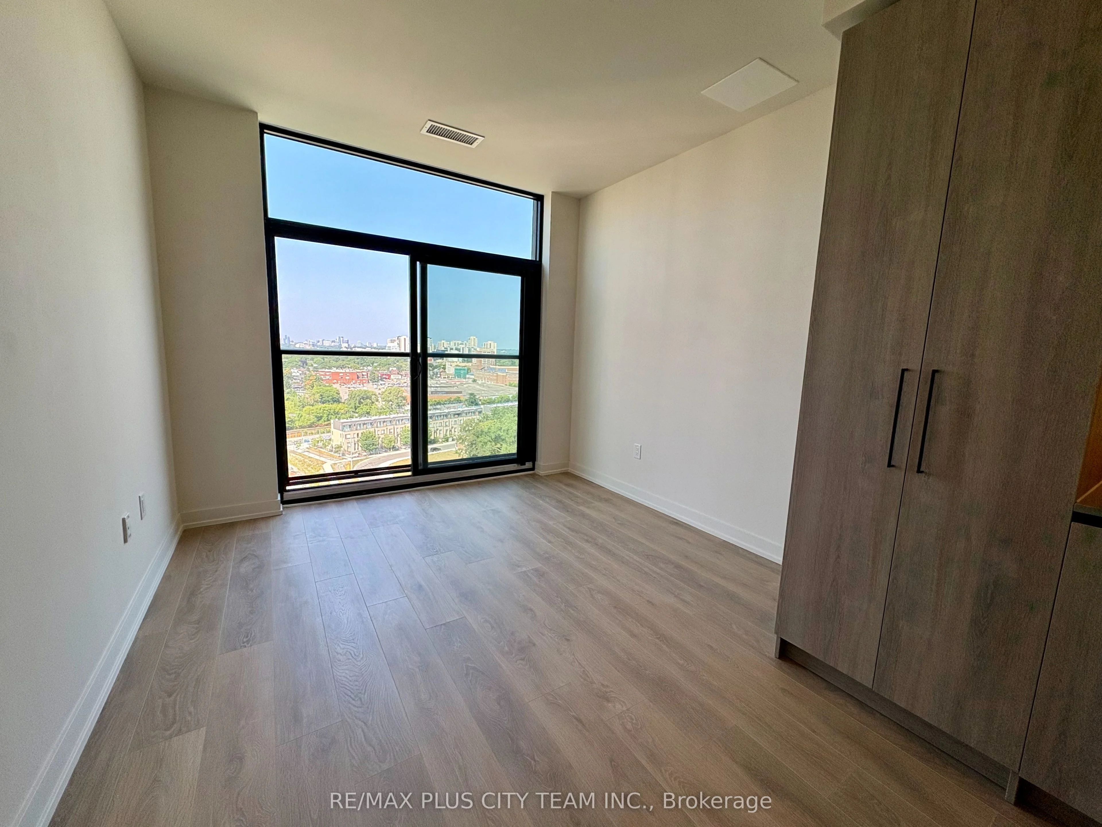 181 Sterling Road 1510, Toronto C01, ON M6R 0B2
