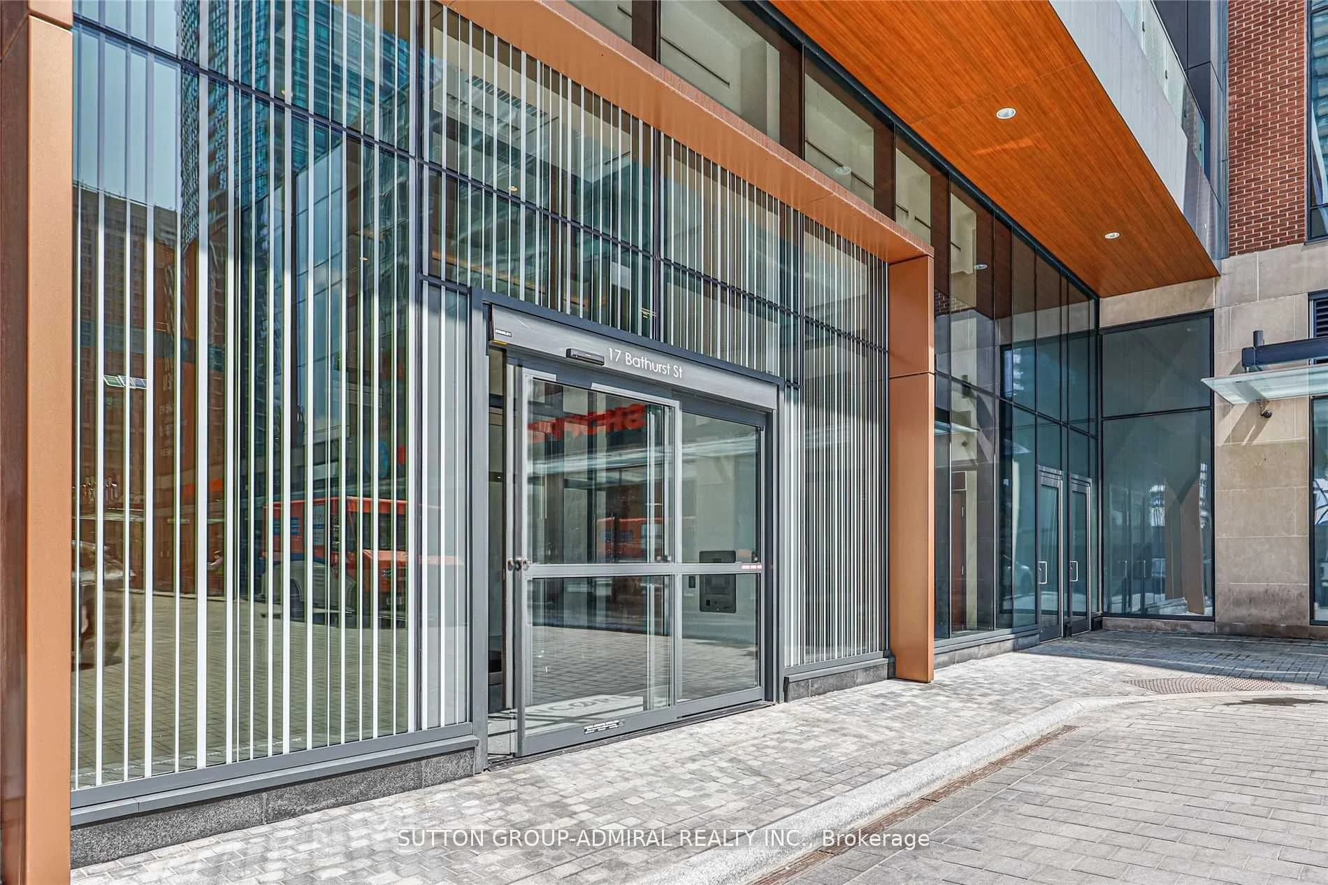 17 bathurst Street 615, Toronto C01, ON M5V 0N1
