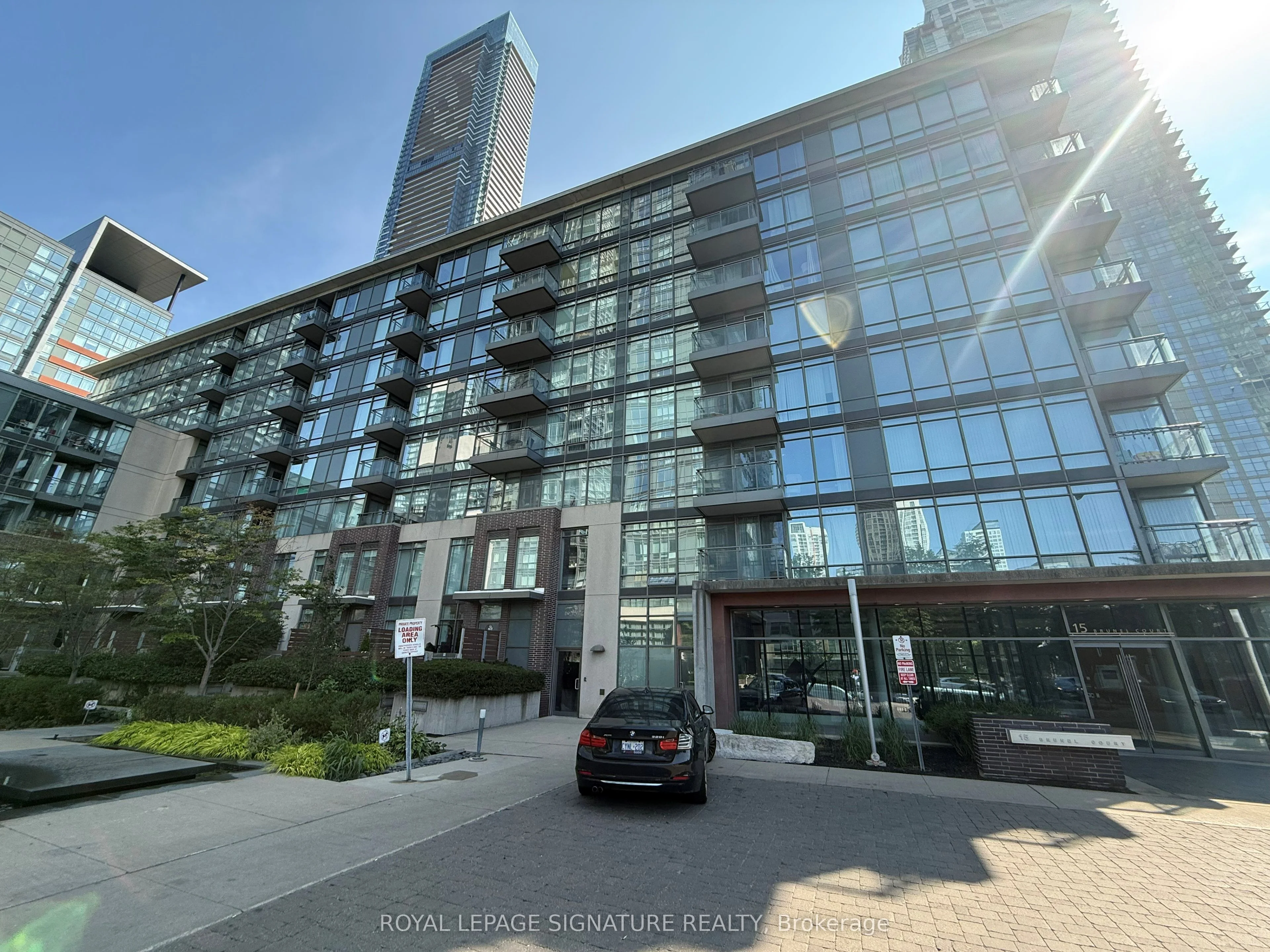 15 Brunel Court 102, Toronto C01, ON M5V 3Y6