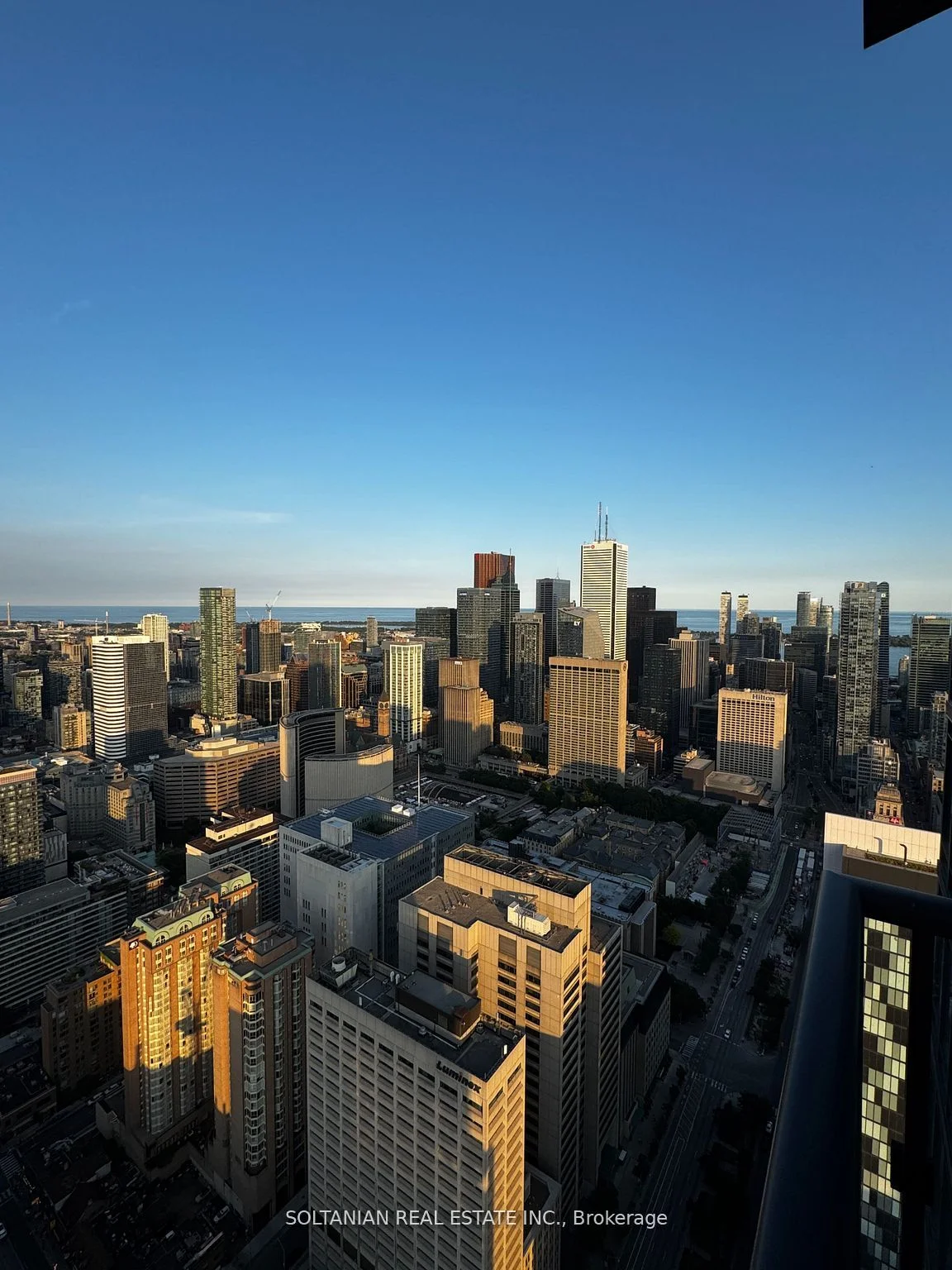 488 University Avenue 5106, Toronto C01, ON M5G 0C1