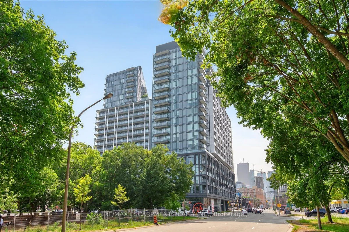 50 Power Street 829, Toronto C08, ON M5A 0V3
