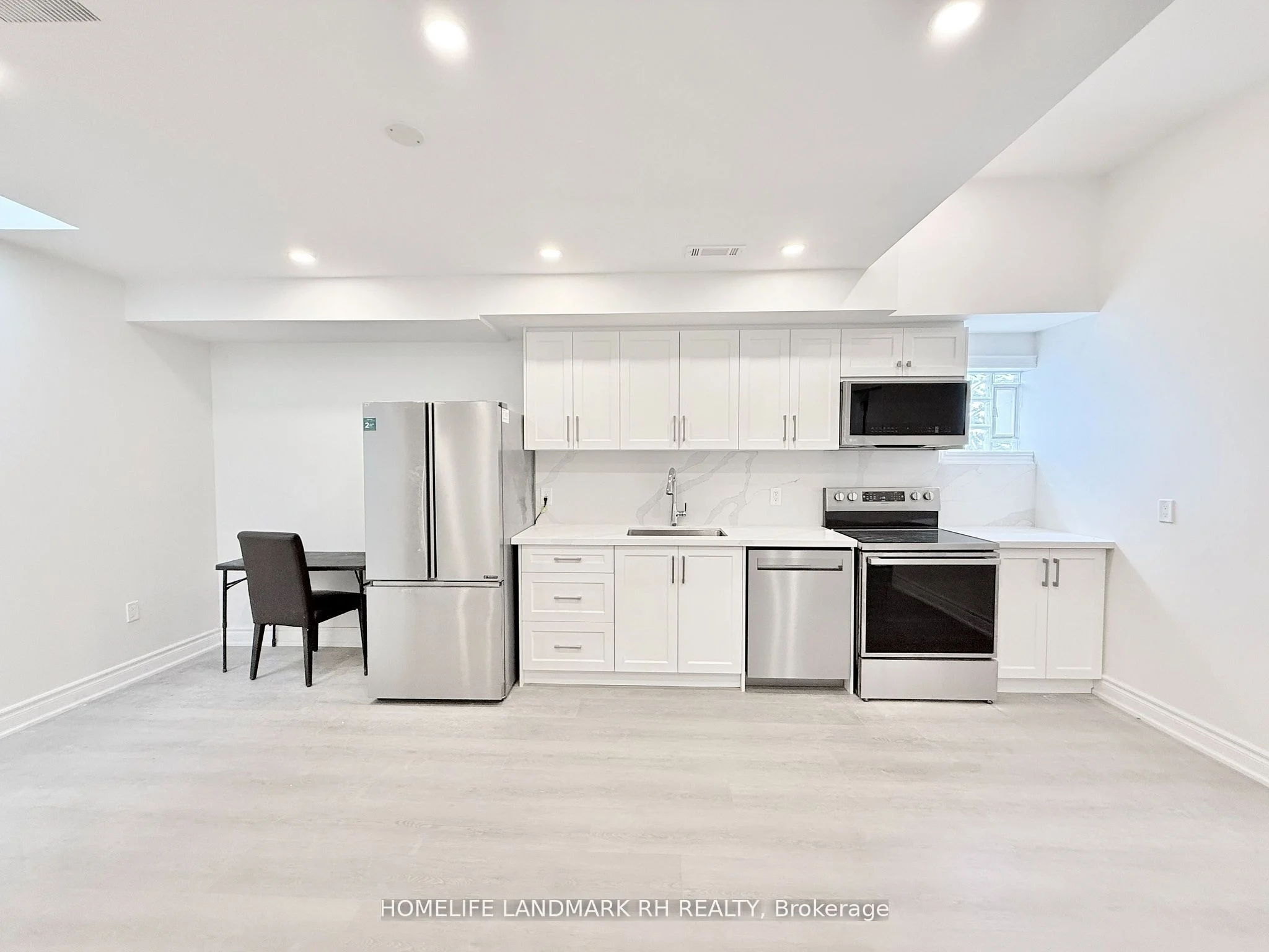 414 Dundas Street W 301, Toronto C01, ON M5T 1G7