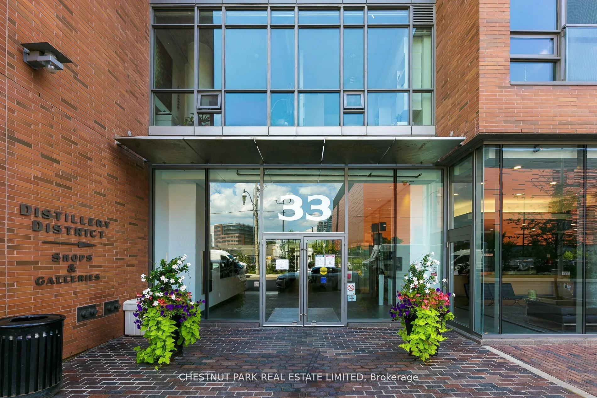 33 Mill Street 427, Toronto C08, On M5a 3r3
