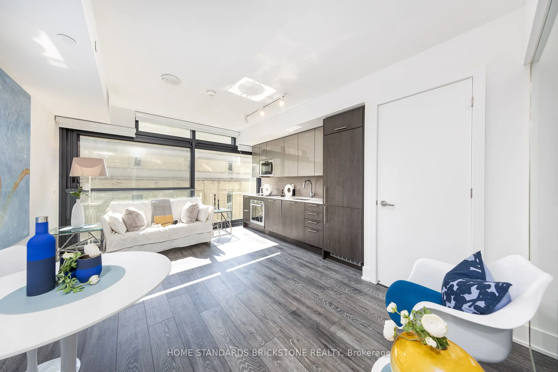 403 Church Street 614, Toronto C08, On M4y 0c9