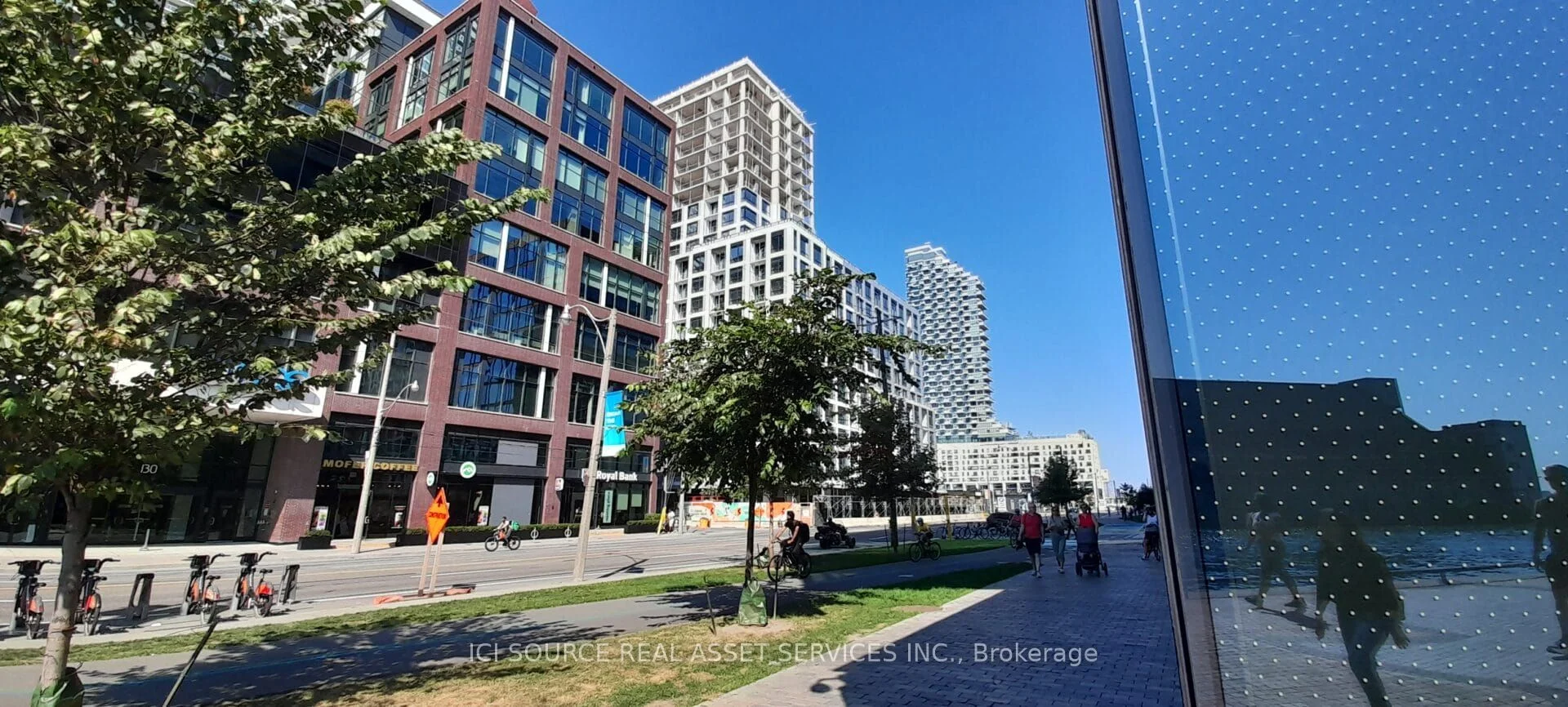 15 Richardson Street 1121, Toronto C08, ON M5A 0Y5