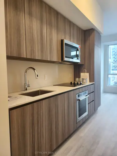 Condo Apartment in Toronto