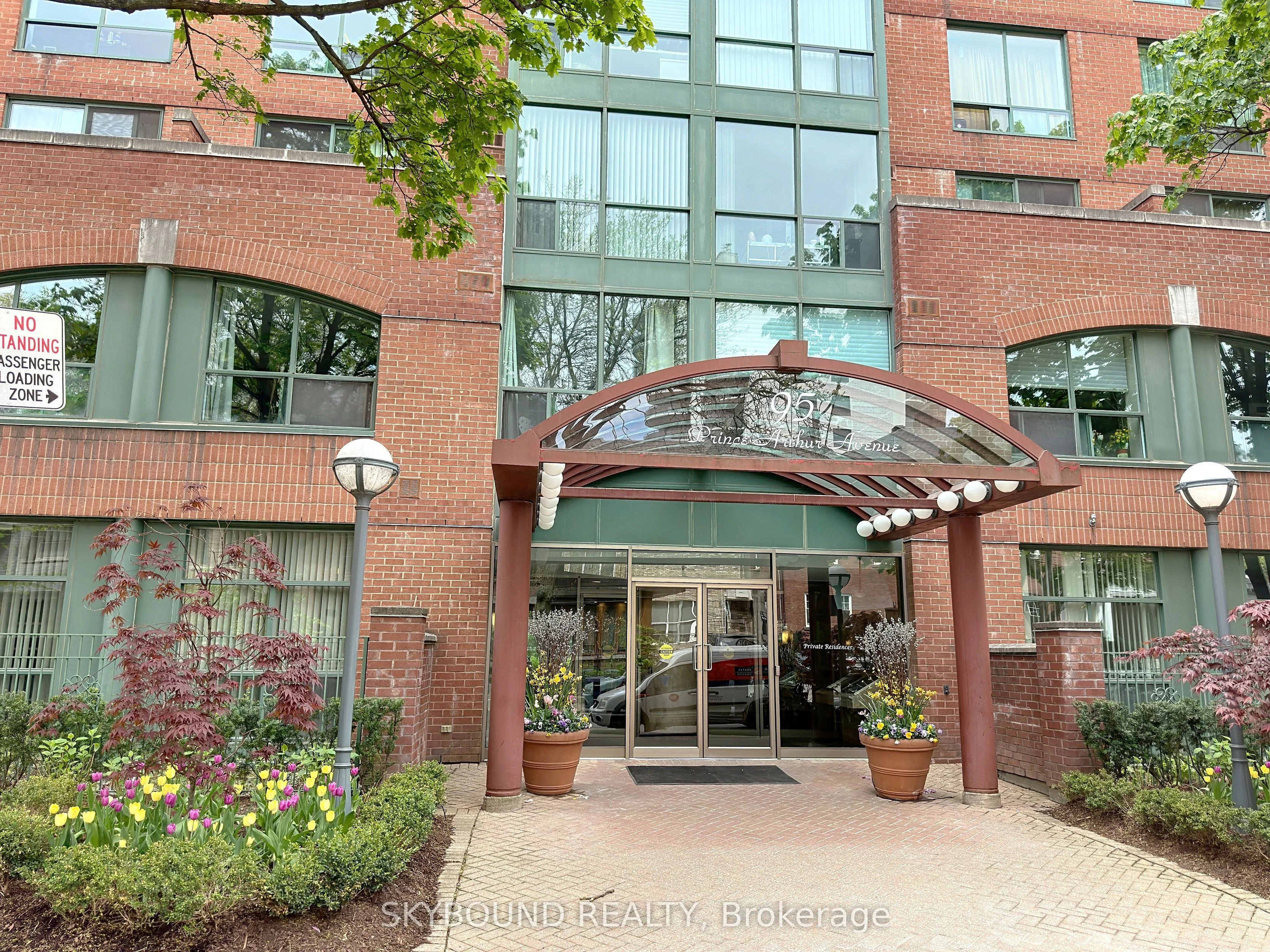 95 Prince Arthur Avenue #224, Toronto C02, ON M5R 3P6