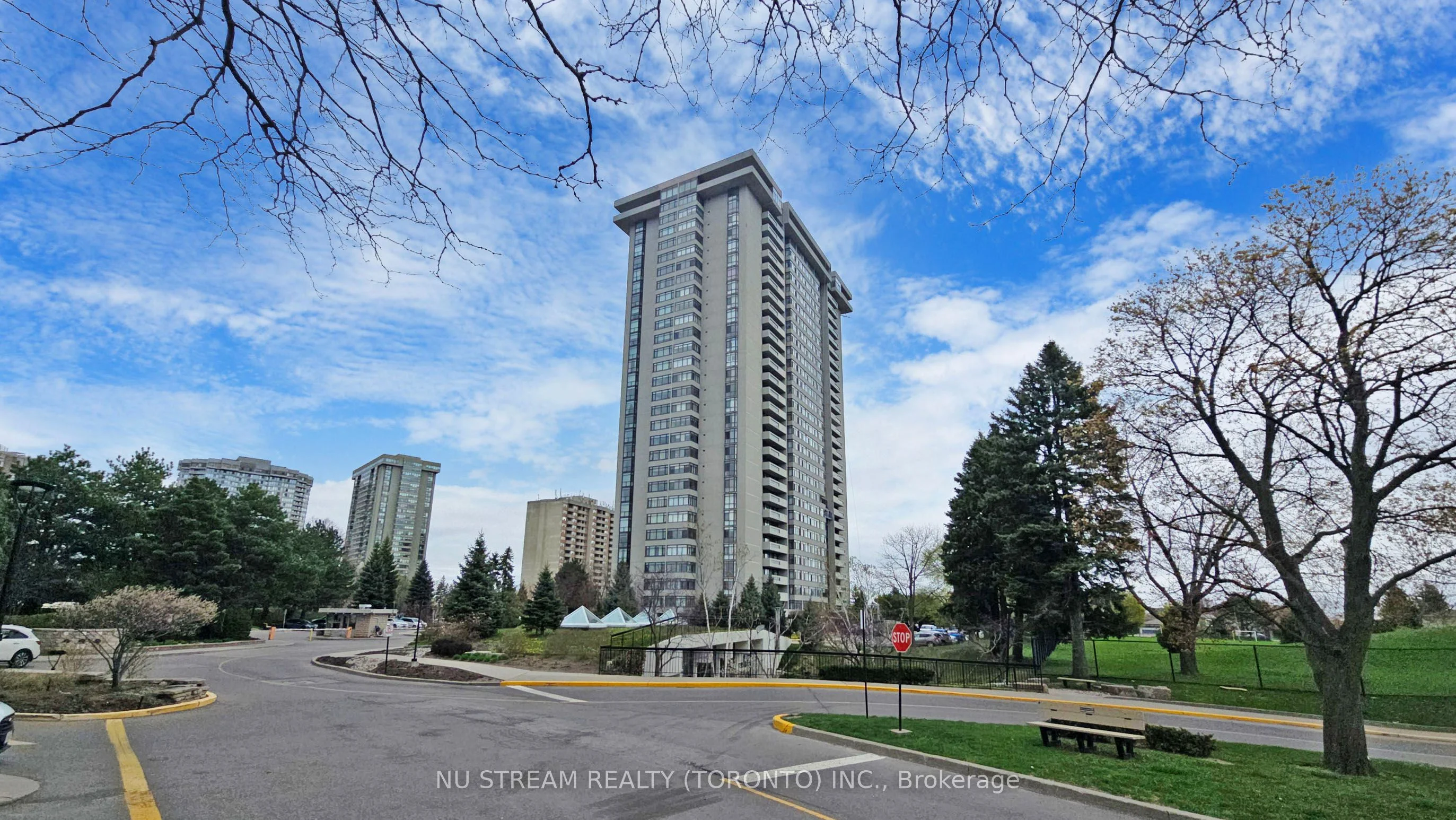 1555 Finch Avenue 2406, Toronto C15, ON M2J 4X9
