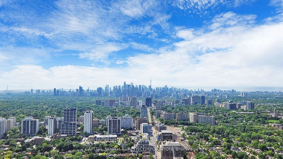 2221 Yonge Street 4408, Toronto C10, On M4s 0b8