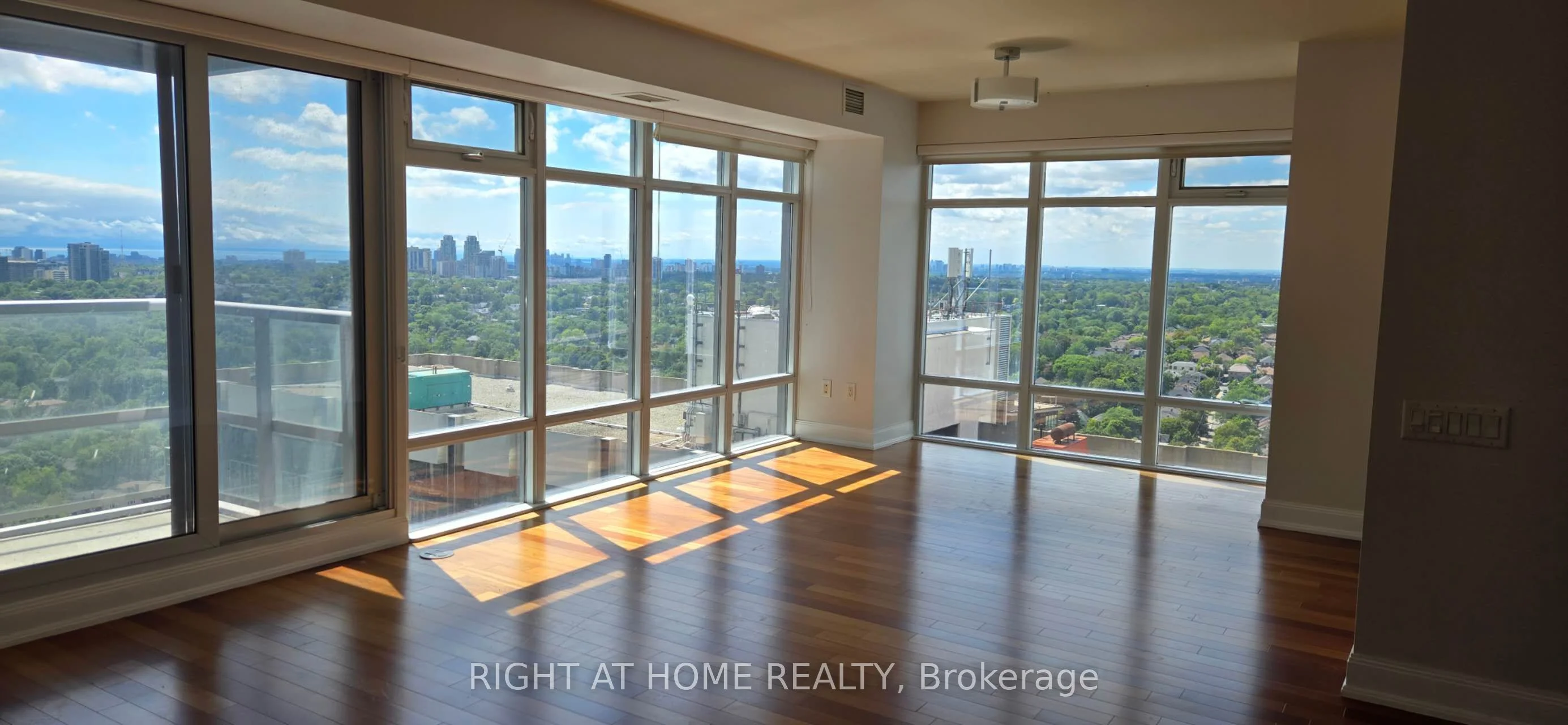 2181 Yonge Street 2805, Toronto C10, ON M4S 3H7