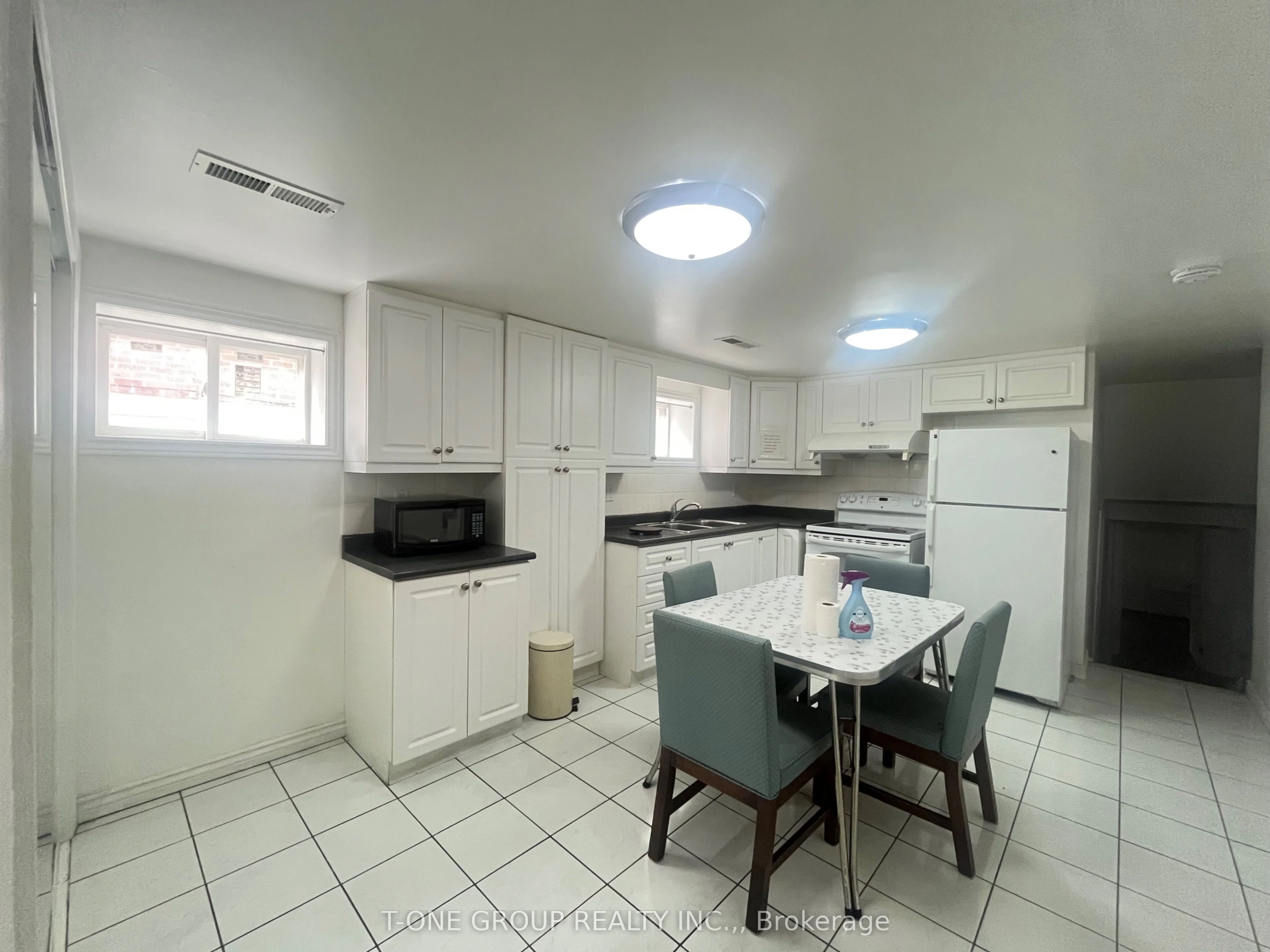 58 Navaho Drive Main and lower floor, Toronto C15, ON M2H 2X3