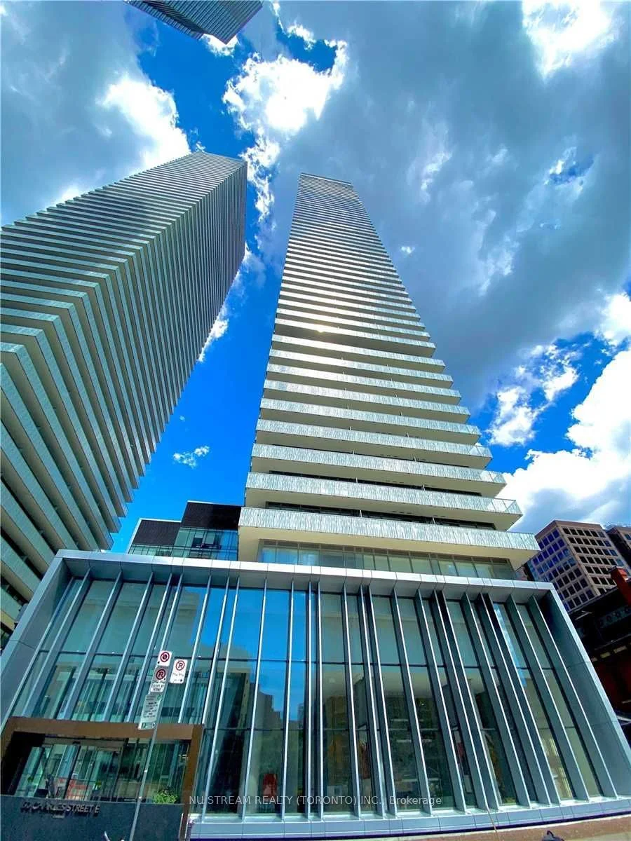 50 Charles Street E 1813, Toronto C08, ON M4Y 0C3