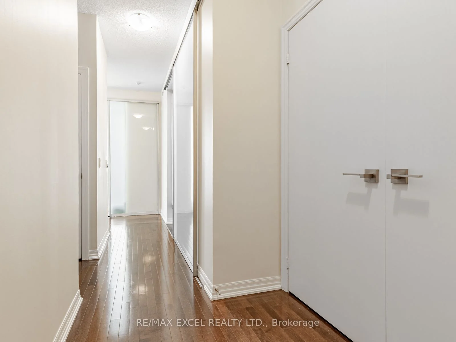 770 Bay Street Ph306, Toronto C01, ON M5G 0A6
