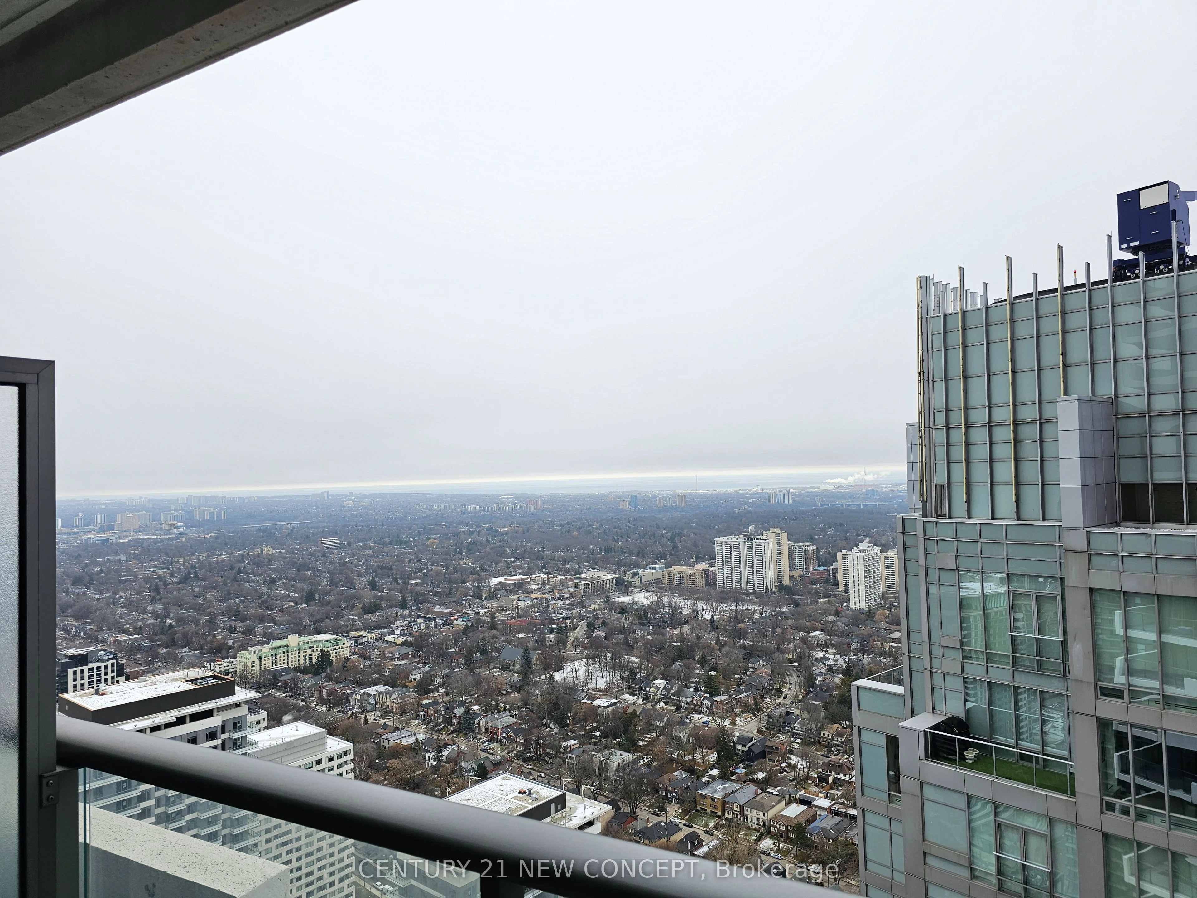 2221 Yonge Street 4905, Toronto C10, On M4s 0b8