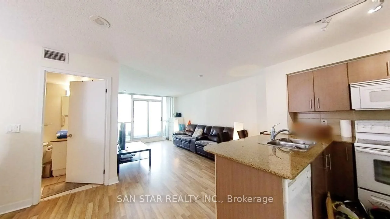 12 Yonge Street 1811, Toronto C01, ON M5E 1Z9