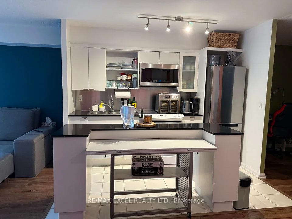 111 Elizabeth Street 801, Toronto C01, ON M5G 1P7
