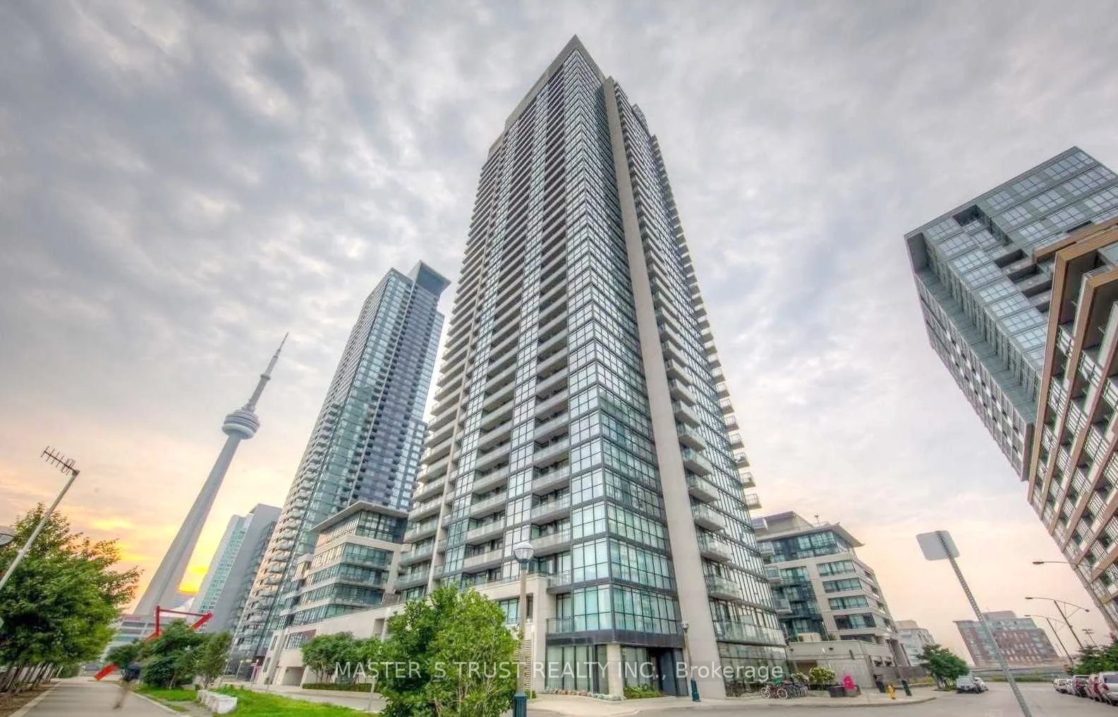 25 Capreol Court 4101, Toronto C01, ON M5V 3Z7