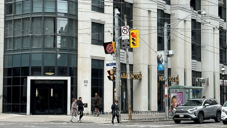 801 Bay Street 1503 (Den), Toronto C01, ON M5S 1Y9