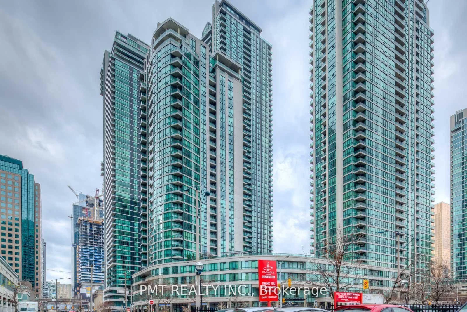 16 Harbour Street 3904, Toronto C01, ON M5J 2Z7
