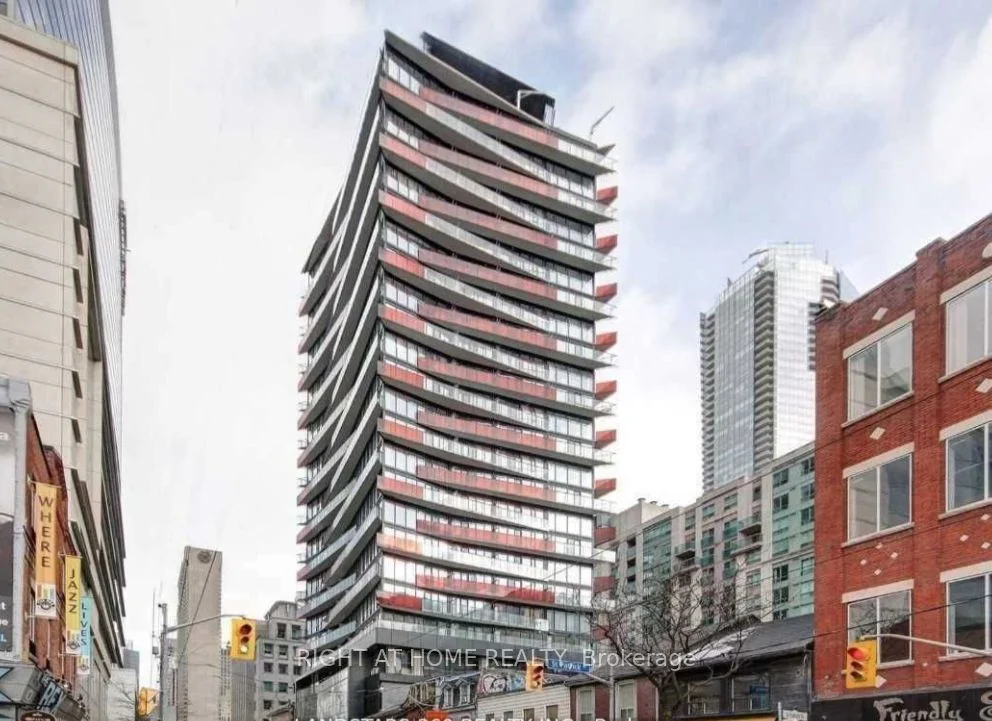 215 queen st west Street, Toronto C01, ON M5V 0P5