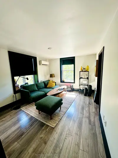 Upper Level in Toronto
