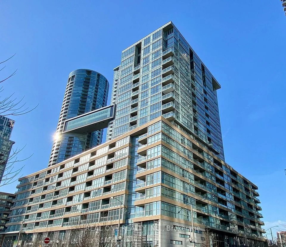 10 Capreol Court 718, Toronto C01, ON M5V 4B3