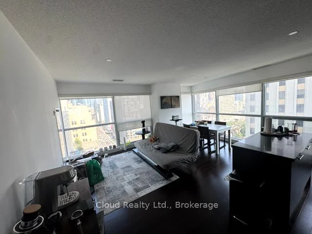 386 Yonge Street 1202, Toronto C01, ON M5B 0A5