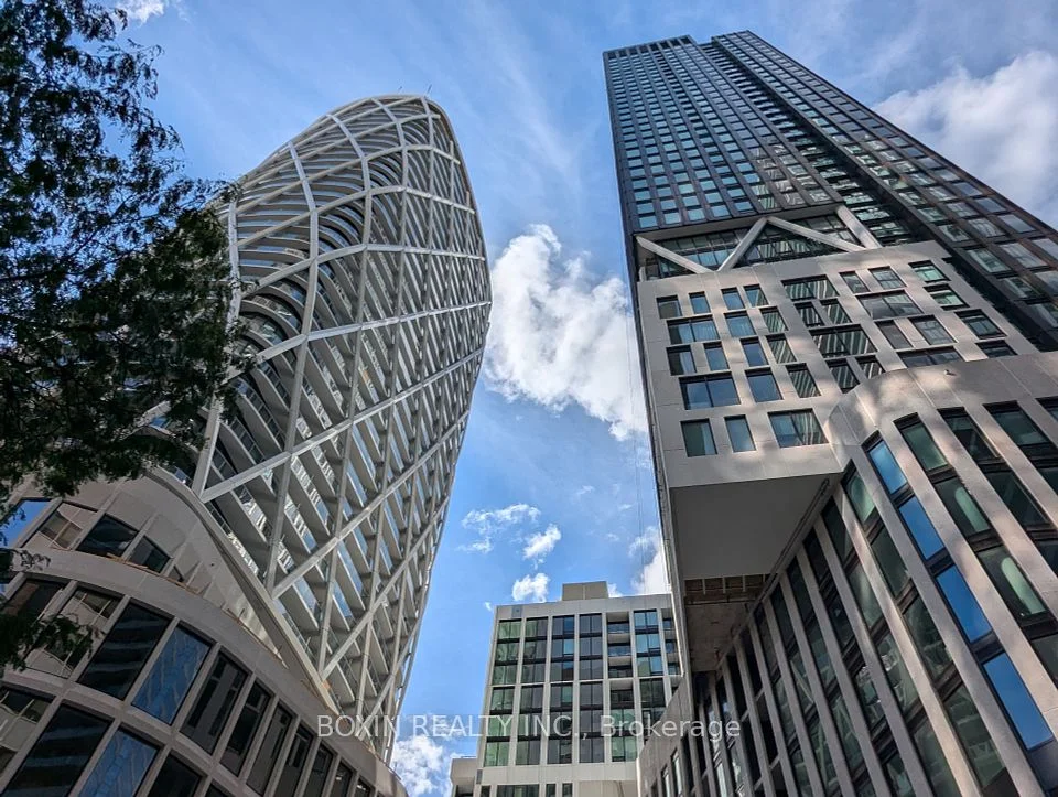 230 Simcoe Street 1819, Toronto C01, On M5t 0g7