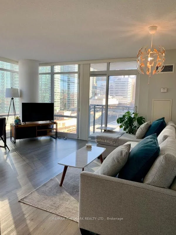 4K Spadina Avenue 803, Toronto C01, ON M5V 3Y9