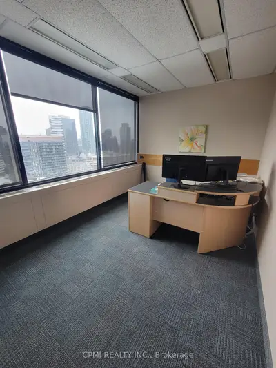 180 Dundas Street 2405, Toronto C01, ON M5G 1Z8