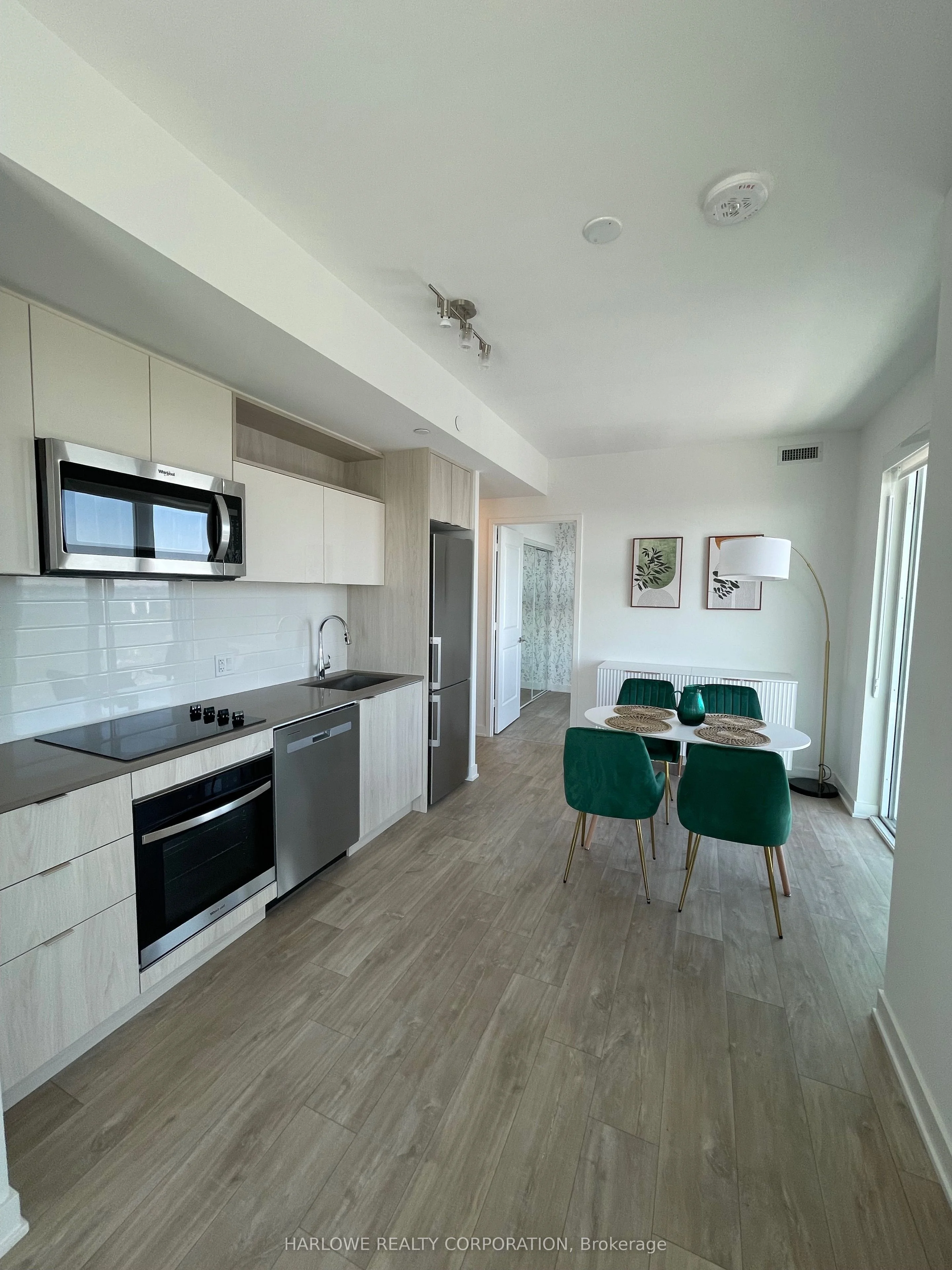 100 Dalhousie Street 4907, Toronto C08, On M5b 0c7