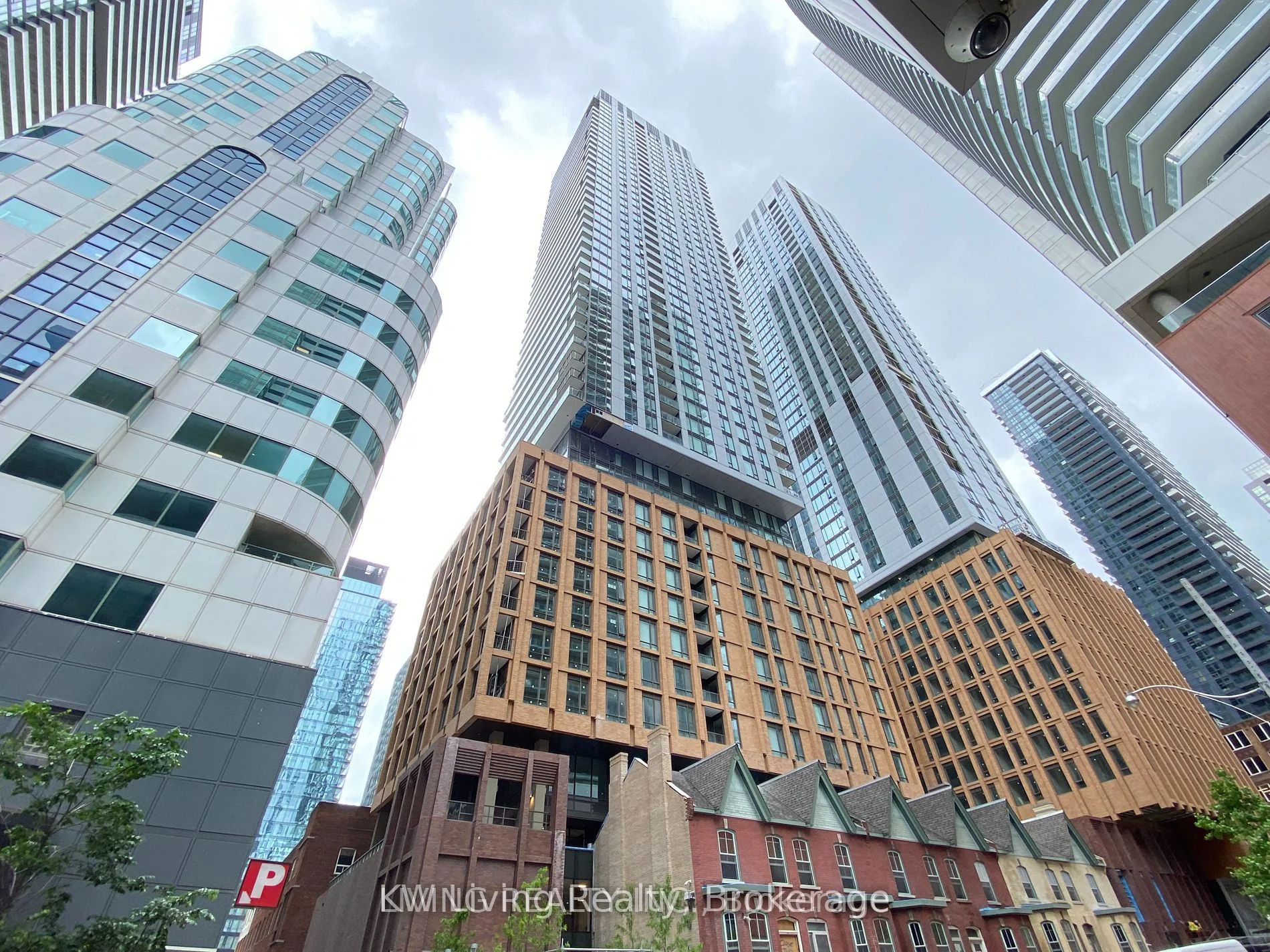 8 Widmer Street 4211, Toronto C01, ON M5V 0W6