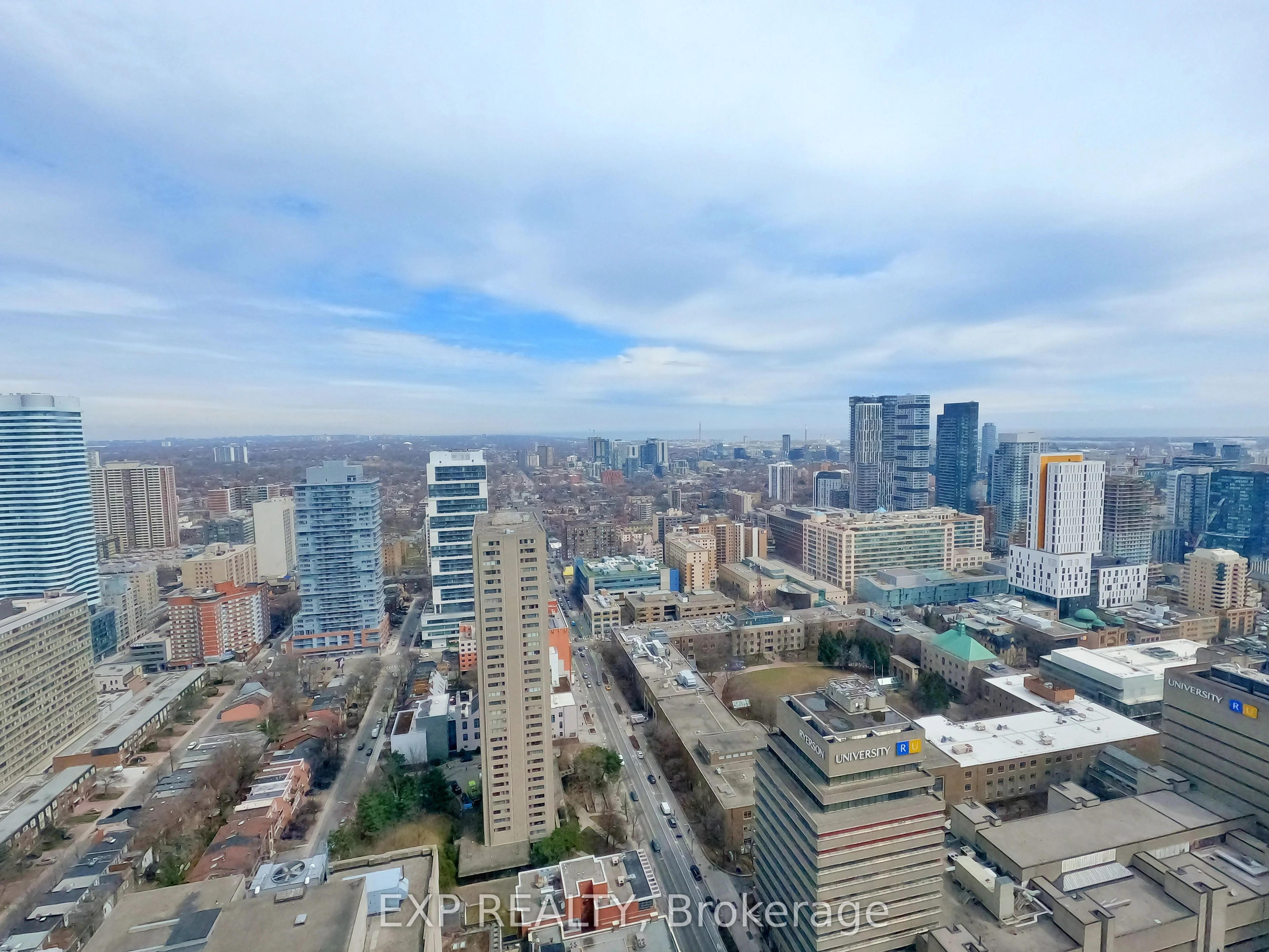 386 Yonge Street 3806, Toronto C01, ON M5B 0A5