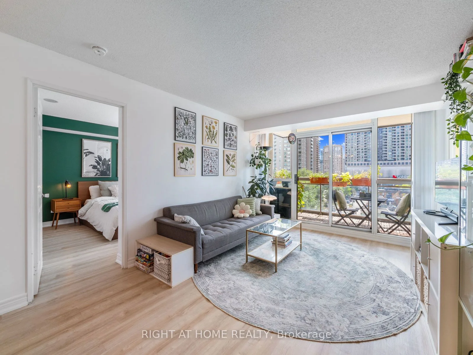 18 Parkview Avenue 608, Toronto C14, ON M2N 7H7