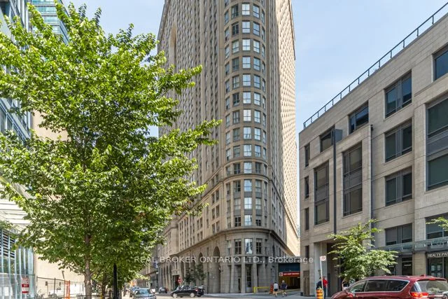 25 The Esplanade Street 1003, Toronto C08, ON M5E 1W5