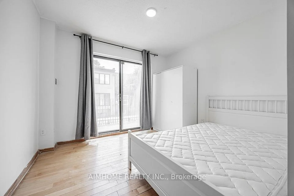 144 Wolseley Street 1A, Toronto C01, ON M6J 3R4