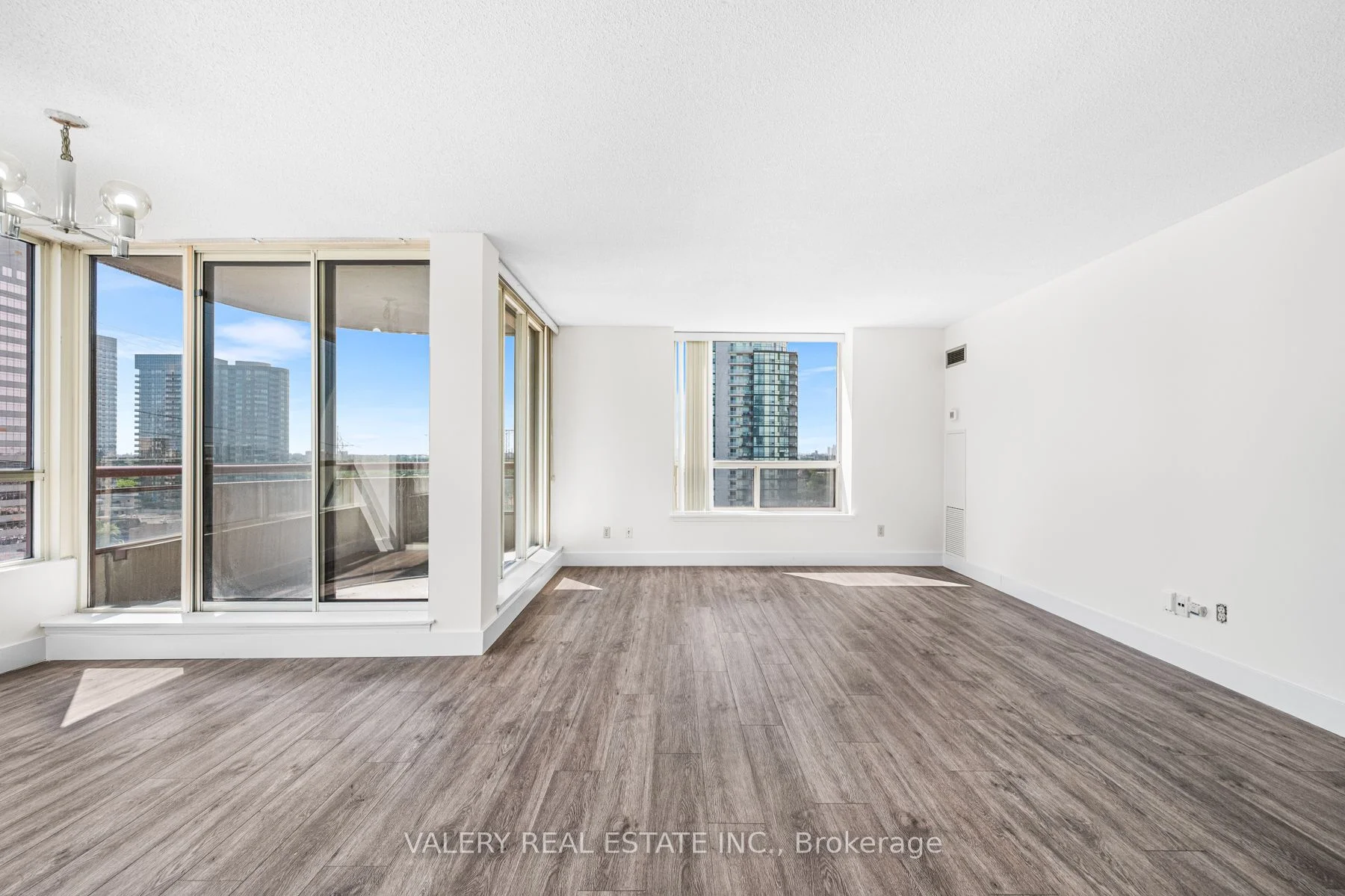 5765 Yonge Street 1502, Toronto C14, ON M2M 4H9