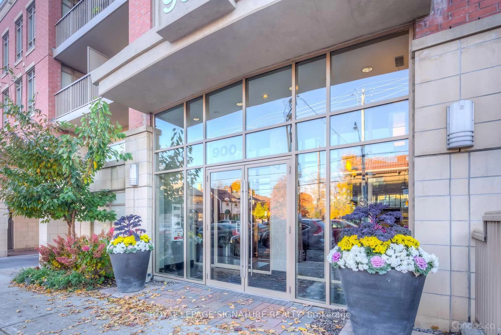 900 Mount Pleasant Road 1208, Toronto C10, ON M4P 3J9