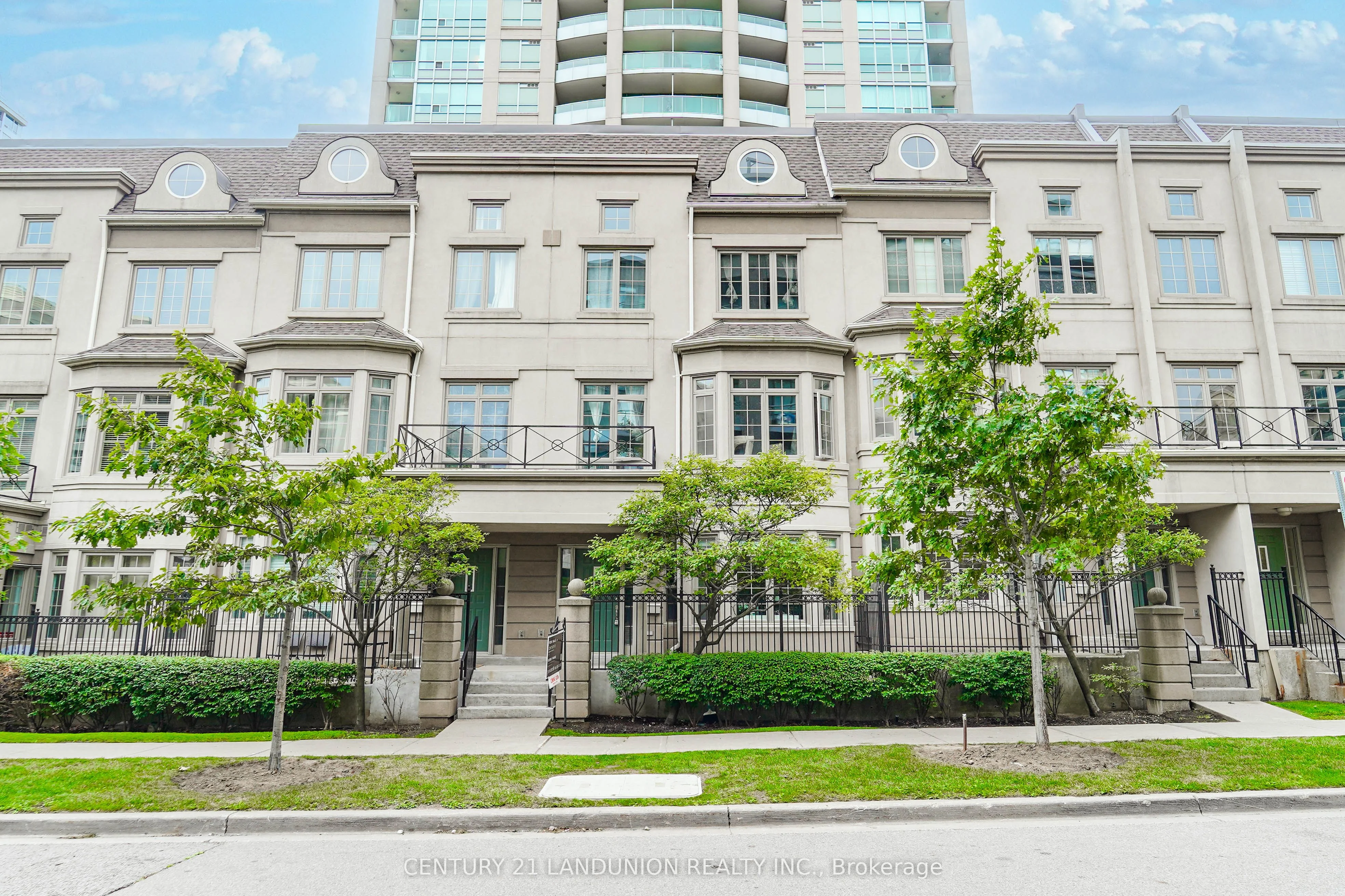 Condo Townhouse in Toronto