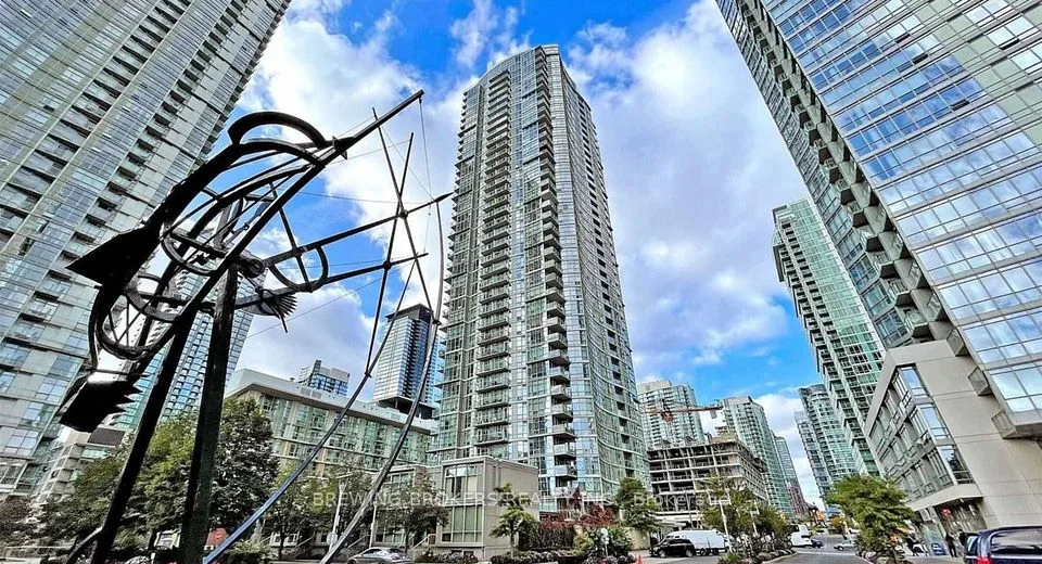 10 Navy Wharf Court 1712, Toronto C01, ON M5V 3V2