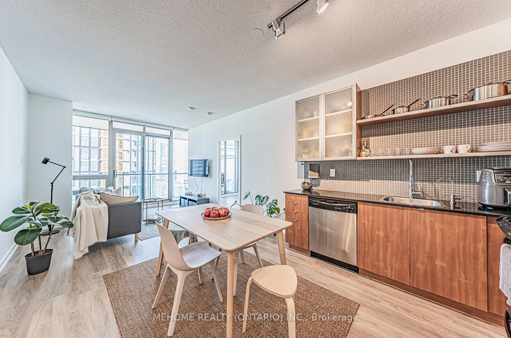 33 Lombard Street 1704, Toronto C08, ON M5C 3H8