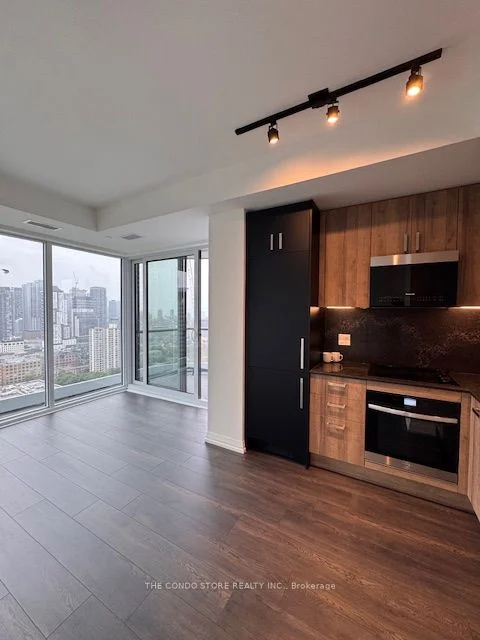 280 Dundas Street W 2710, Toronto C01, ON M5T 1G2