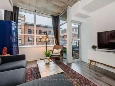 Condo Apartment in Toronto