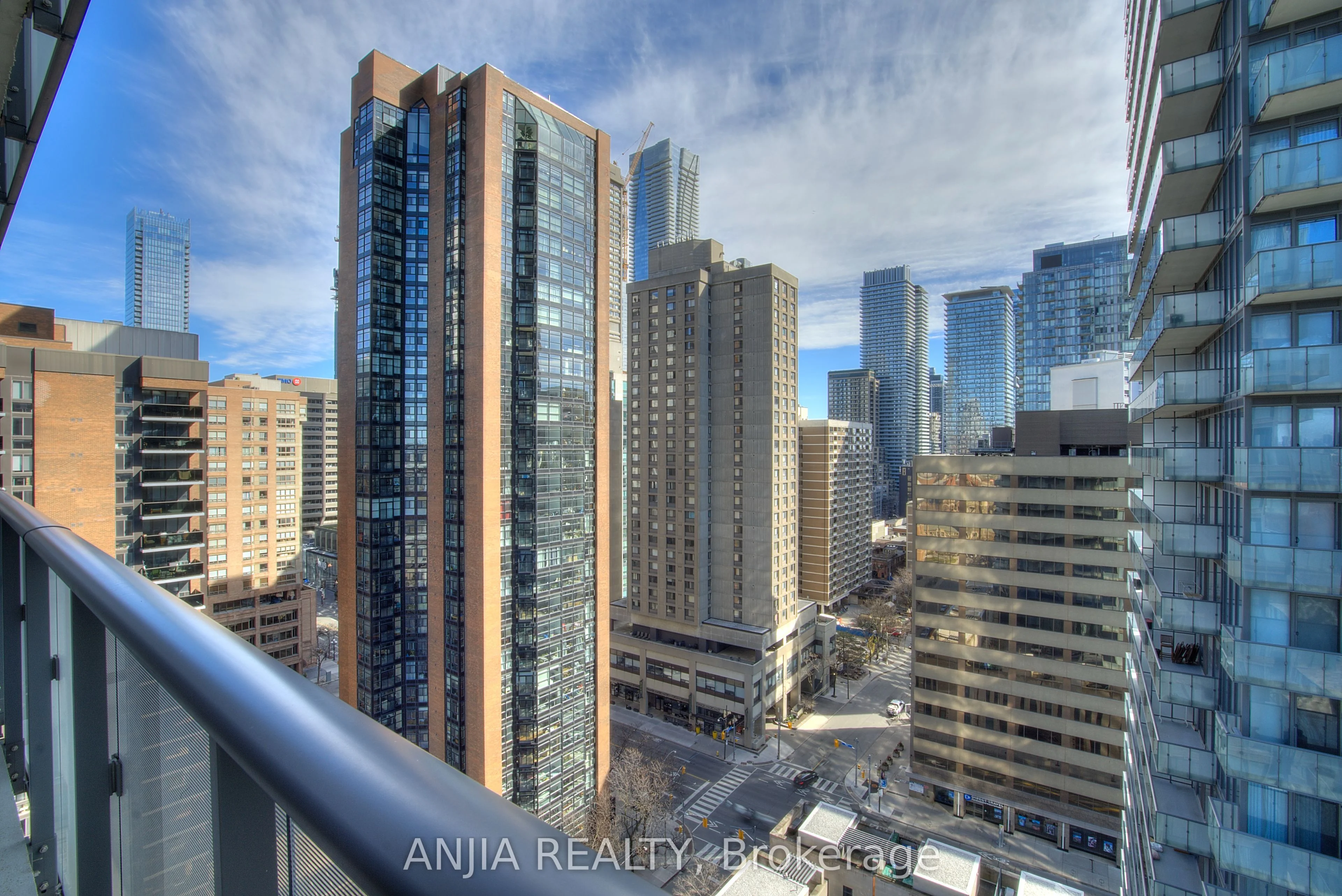 65 St Mary Street 1701, Toronto C01, On M5s 0a6