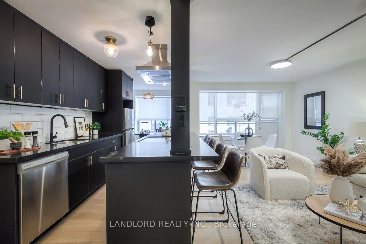 420 Eglinton Avenue E 305, Toronto C10, ON M4P 1L8