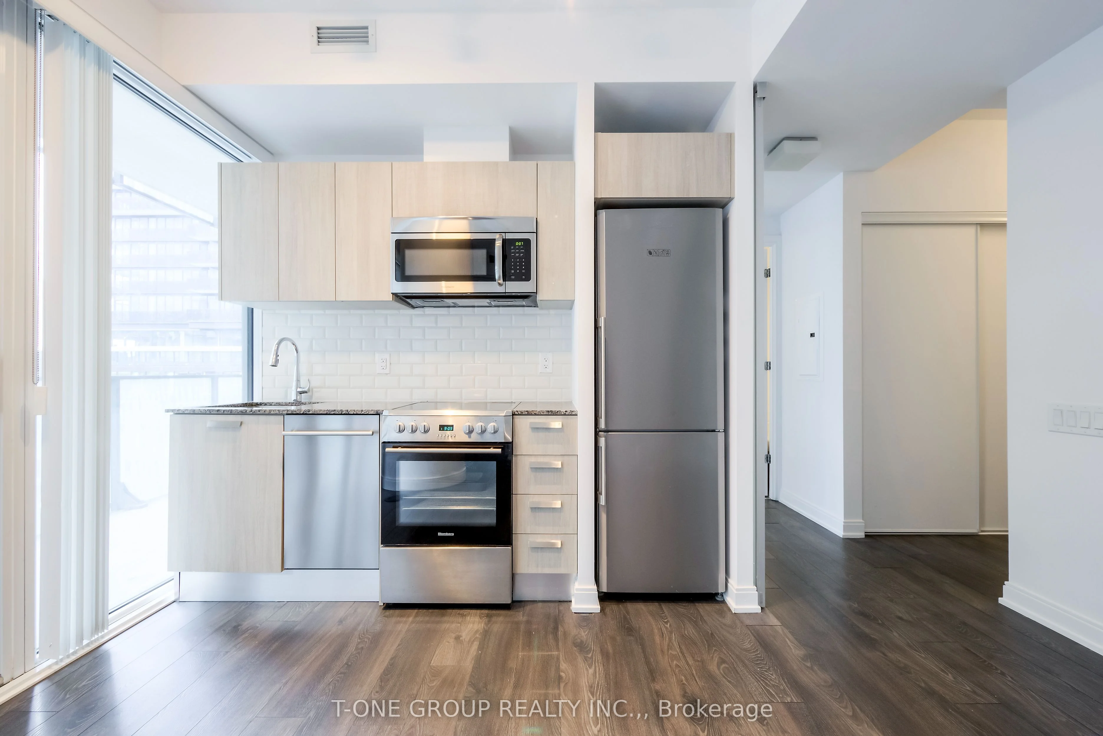 42 Charles Street E 701, Toronto C08, ON M4Y 1N3
