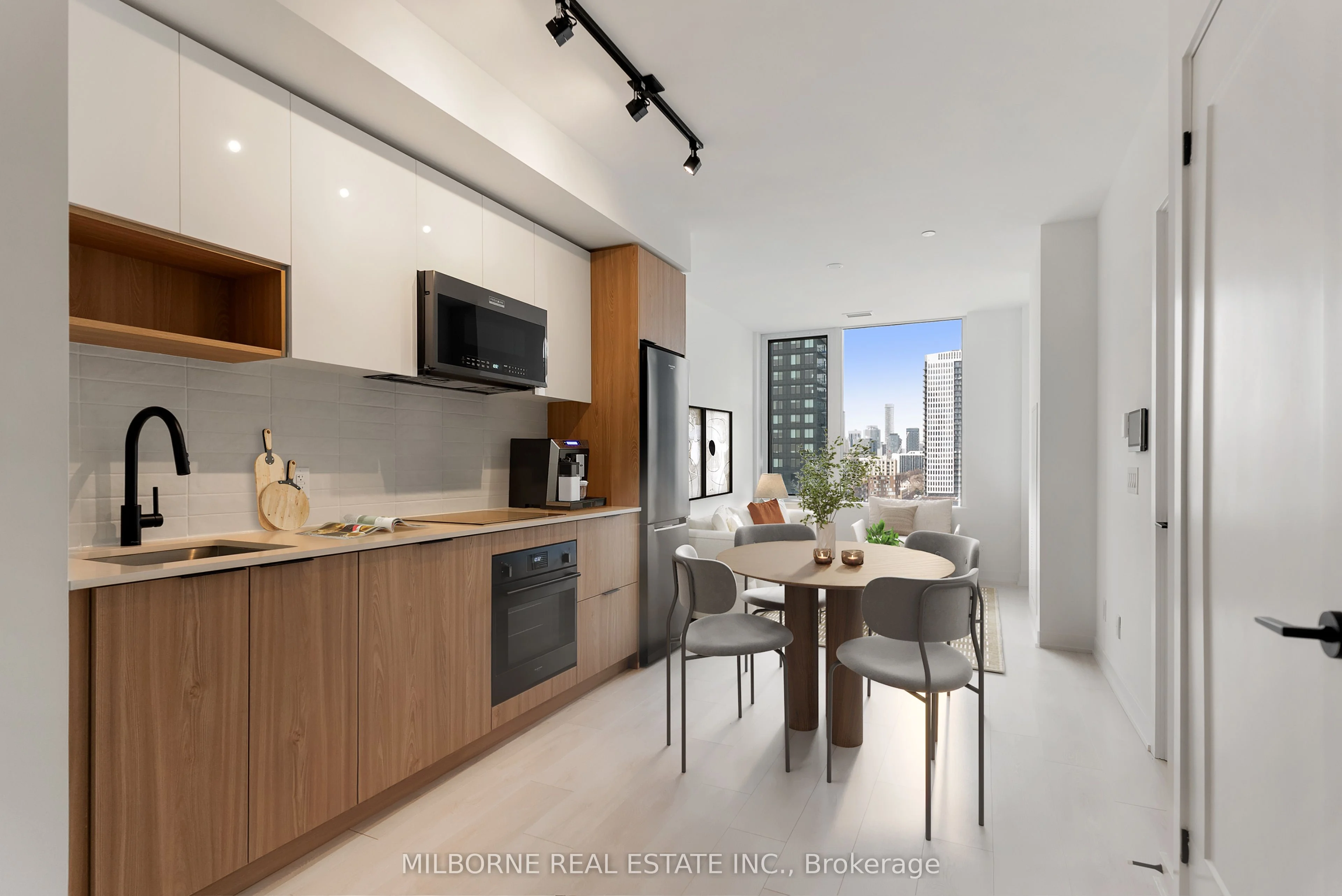 5 Defries Street 621, Toronto C08, ON M5A 0W7